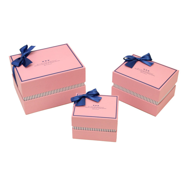Customed Gift Box with Ribbon